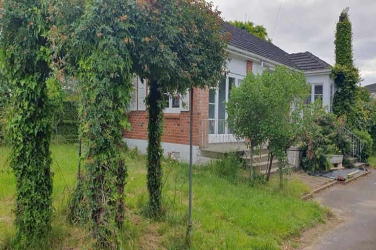 Photo of property in 16 Sale Street, Cockle Bay, Auckland, 2014