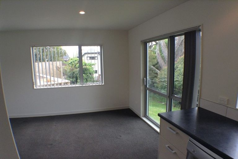 Photo of property in 12a Withers Road, Glen Eden, Auckland, 0602