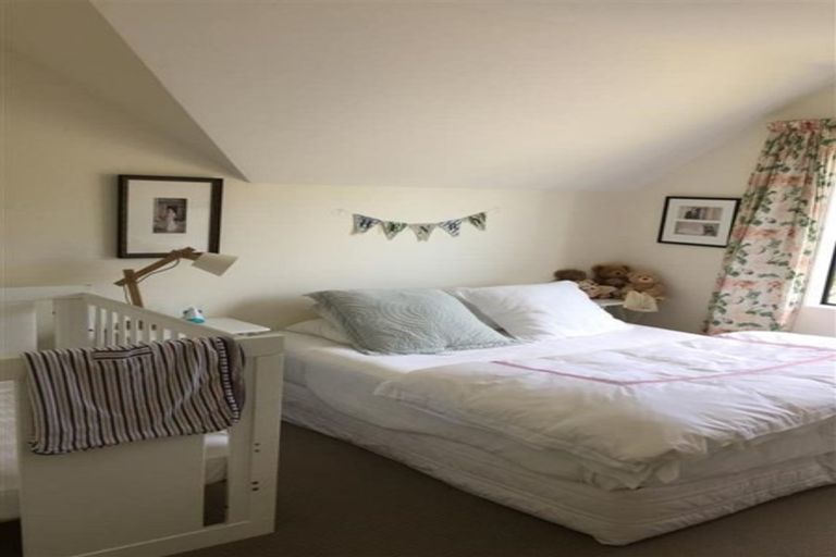 Photo of property in 62 Friend Street, Karori, Wellington, 6012