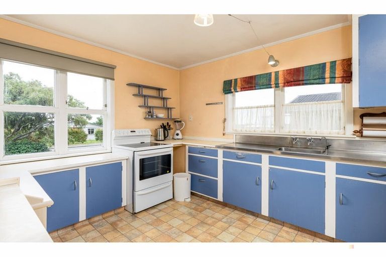 Photo of property in 9 Oxford Street, Waimate, 7924