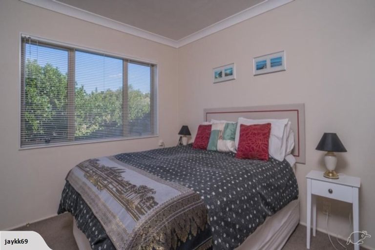 Photo of property in 21 Chieftain Rise, Goodwood Heights, Auckland, 2105