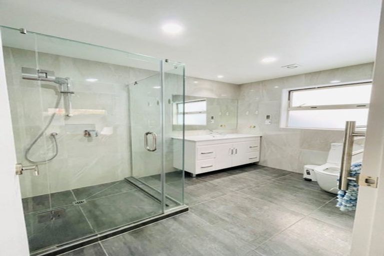 Photo of property in 64a Beach Road, Mellons Bay, Auckland, 2014