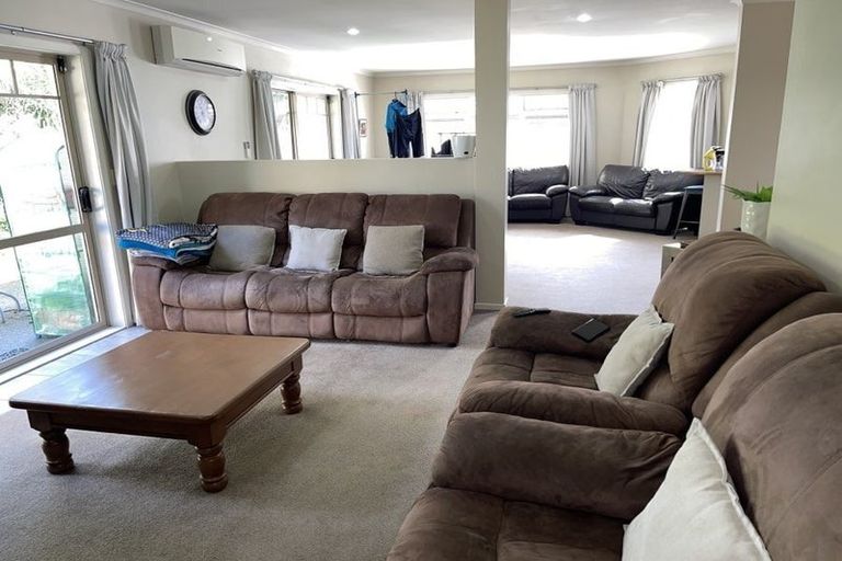 Photo of property in 86 Nielsen Gardens, Rototuna, Hamilton, 3210