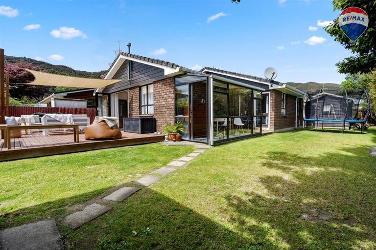 Photo of property in 17 Norton Park Avenue, Fairfield, Lower Hutt, 5011