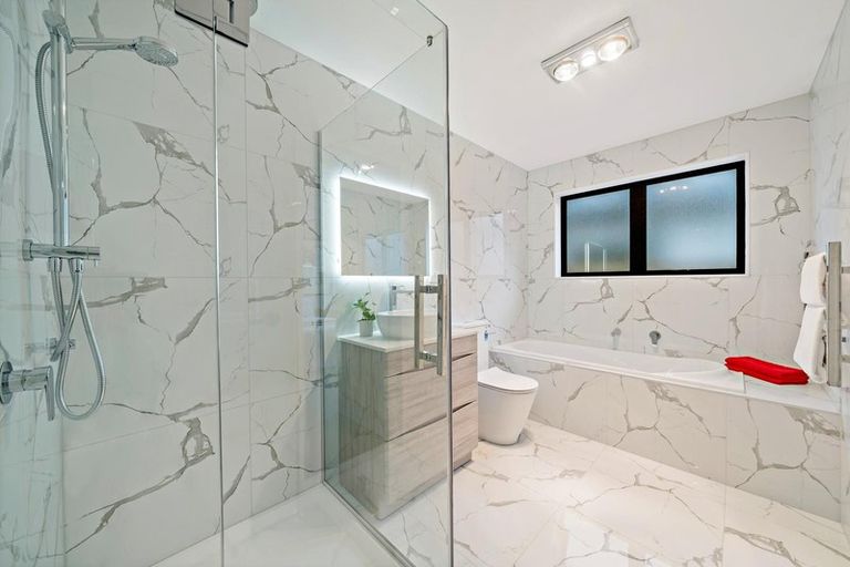 Photo of property in 11 Tawapou Close, Massey, Auckland, 0614