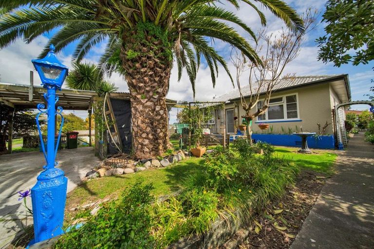 Photo of property in 37 Cracroft Street, Waitara, 4320