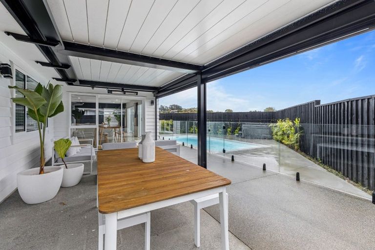 Photo of property in 7 Somerset Place, Stanmore Bay, Whangaparaoa, 0932
