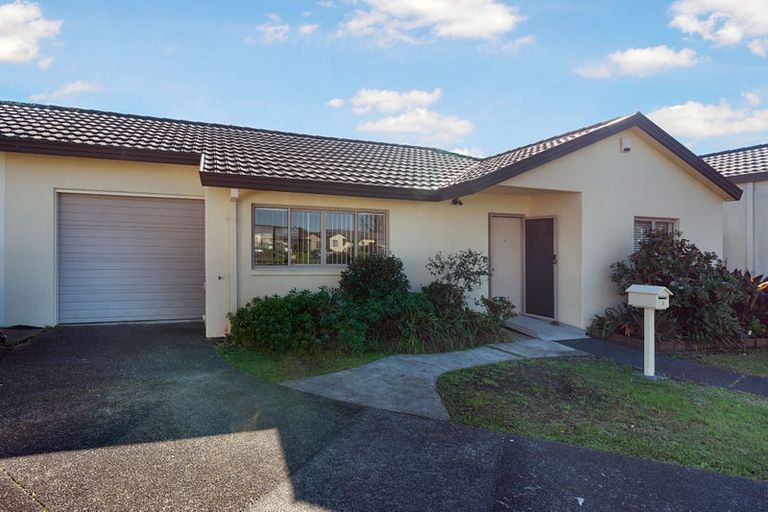 Photo of property in 8 Lockington Avenue, Henderson, Auckland, 0612