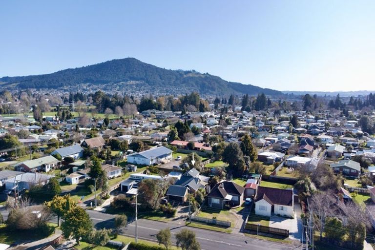 Photo of property in 219 Malfroy Road, Utuhina, Rotorua, 3015