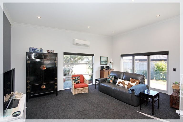 Photo of property in 28 Andrews Street, Foxton Beach, Foxton, 4815