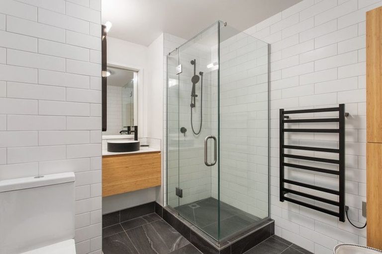 Photo of property in 2/18 Carlton Mill Road, Merivale, Christchurch, 8014