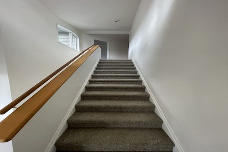 Photo of property in 2 Aotearoa Terrace, Murrays Bay, Auckland, 0630