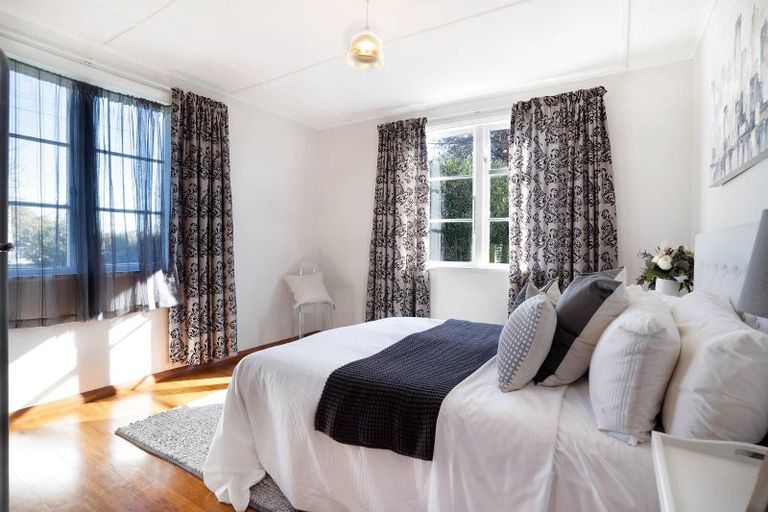 Photo of property in 30 Broadway Street, Martinborough, 5711