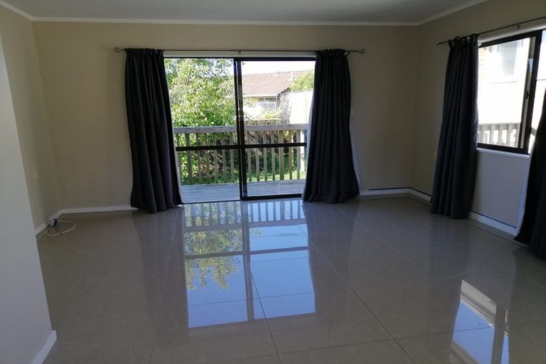 Photo of property in 7 Styca Place, Sunnyvale, Auckland, 0612