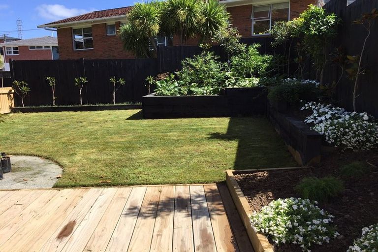 Photo of property in 13 Merchant Avenue, Te Atatu South, Auckland, 0610