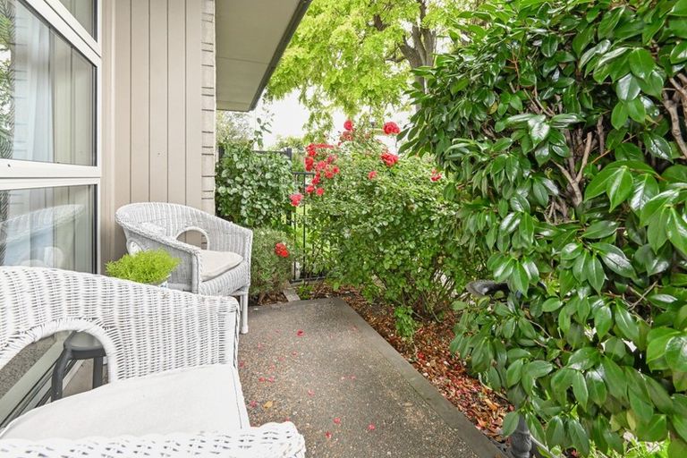 Photo of property in 1/90 Napier Road, Havelock North, 4130