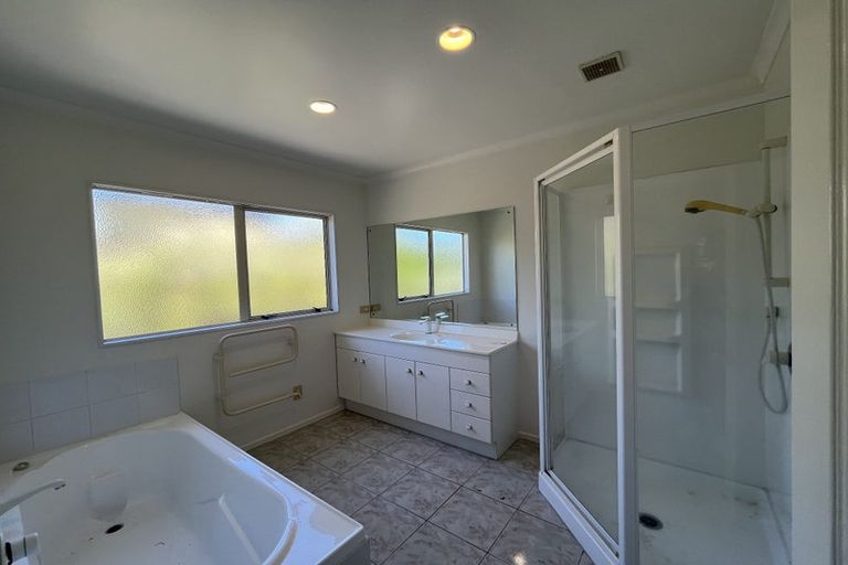 Photo of property in 28 Ardagh Place, Dannemora, Auckland, 2016