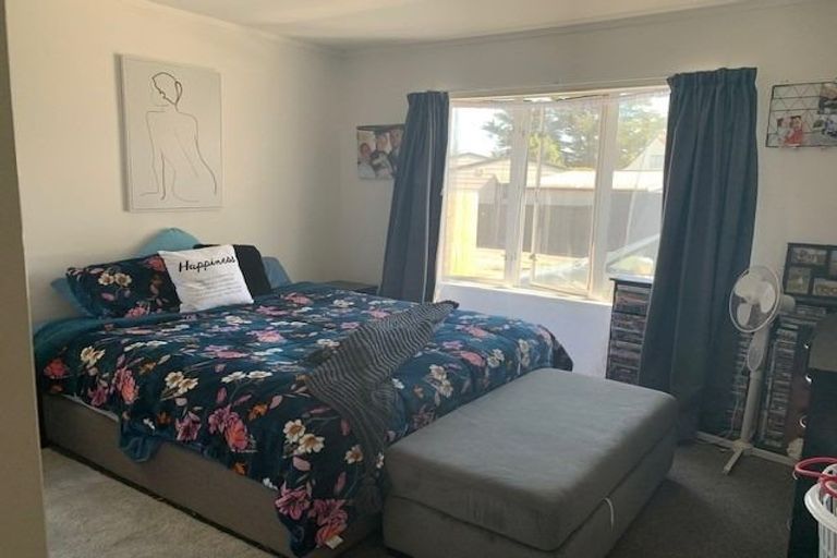 Photo of property in 17 Seaward Place, Wattle Downs, Auckland, 2103