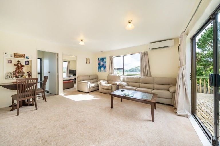 Photo of property in 6a Mossburn Grove, Kelson, Lower Hutt, 5010
