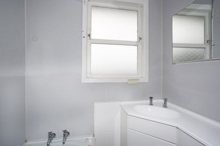 Photo of property in 9 Mcquarrie Avenue, Wattle Downs, Auckland, 2103