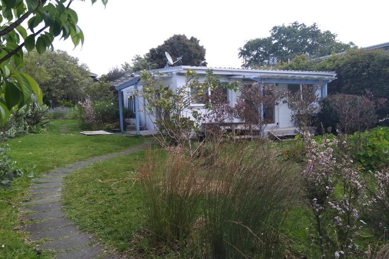 Photo of property in 14 Riverview Road, New Lynn, Auckland, 0600
