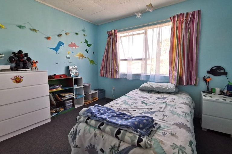 Photo of property in 28 Manaia View Road, One Tree Point, 0118