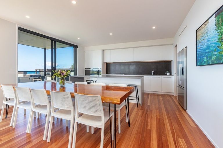 Photo of property in 27 Taumata Road, Omaha, 0986