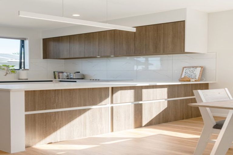 Photo of property in 421b Glenfield Road, Glenfield, Auckland, 0629