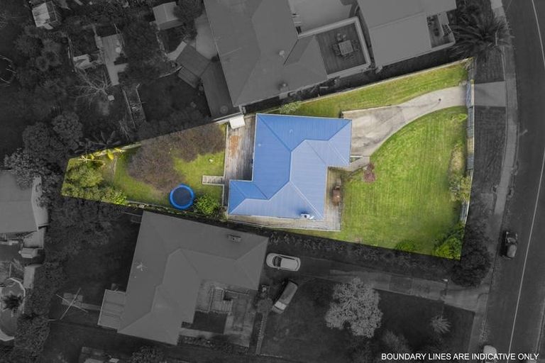 Photo of property in 23 Highland Avenue, Titirangi, Auckland, 0604