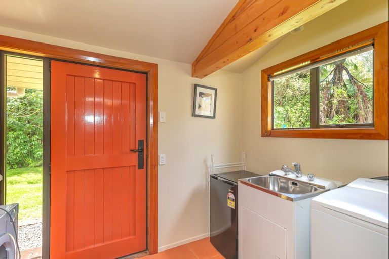 Photo of property in 34 Makahika Road, Levin, 5571