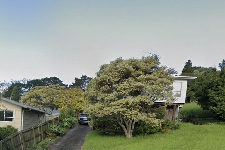 Photo of property in 12 Glenvale Place, Totara Vale, Auckland, 0629