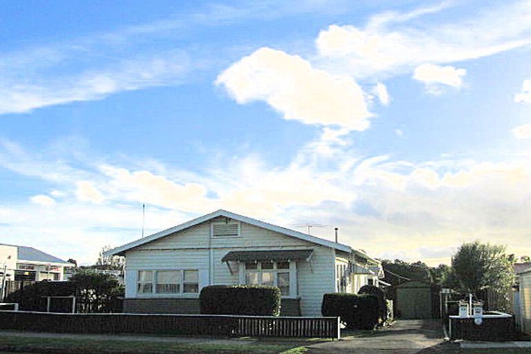 Photo of property in 38 Rangitoto Road, Papatoetoe, Auckland, 2025