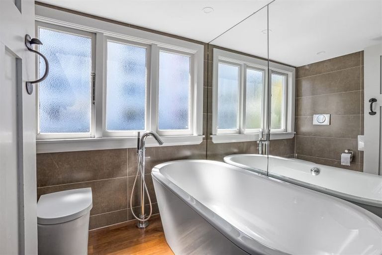 Photo of property in 60a Hobson Street, Thorndon, Wellington, 6011