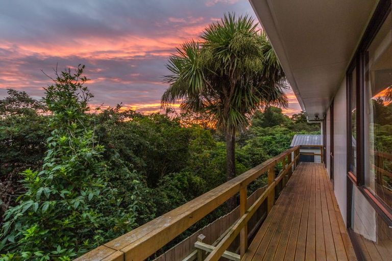 Photo of property in 2/109 Oreil Avenue, West Harbour, Auckland, 0618