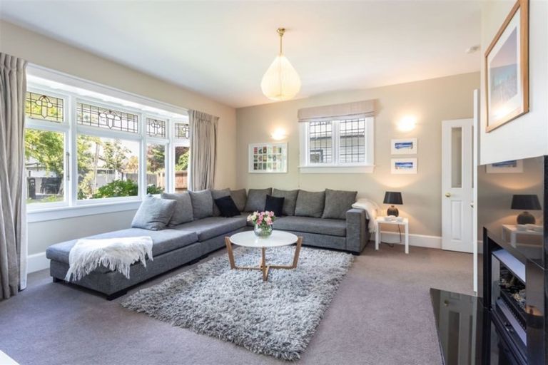 Photo of property in 16 Elmwood Road, Strowan, Christchurch, 8052