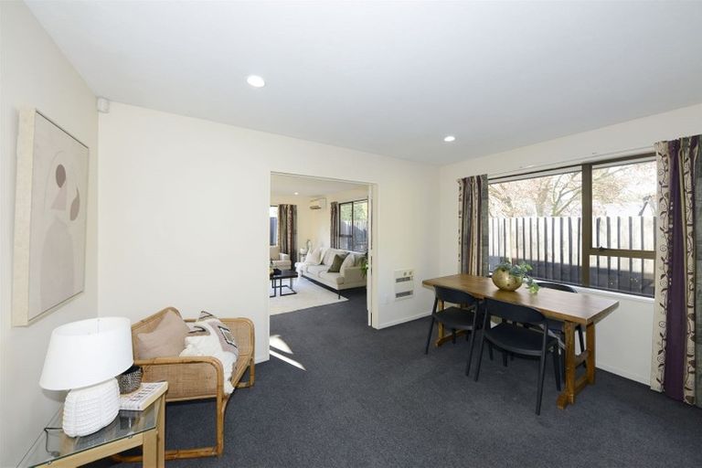 Photo of property in 2/182 Avonhead Road, Avonhead, Christchurch, 8042