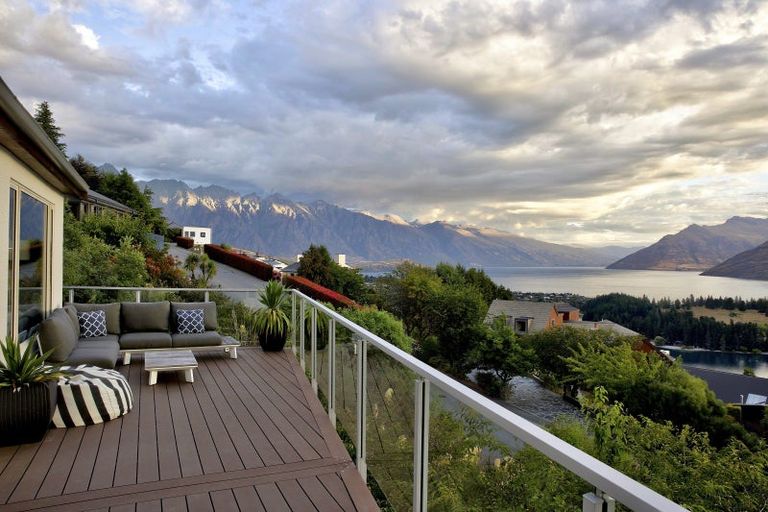 Photo of property in 7b Manchester Place, Queenstown, 9300