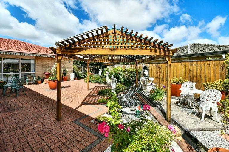 Photo of property in 15 Trossach Place, Wattle Downs, Auckland, 2103
