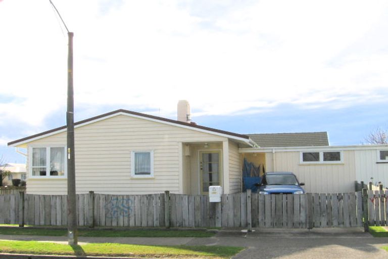 Photo of property in 33 Wyatt Avenue, Onekawa, Napier, 4110