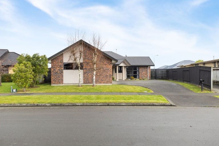 Photo of property in 8 Geneva Terrace, Kelvin Grove, Palmerston North, 4414