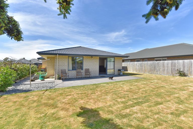 Photo of property in 15 Taggart Place, Sockburn, Christchurch, 8042