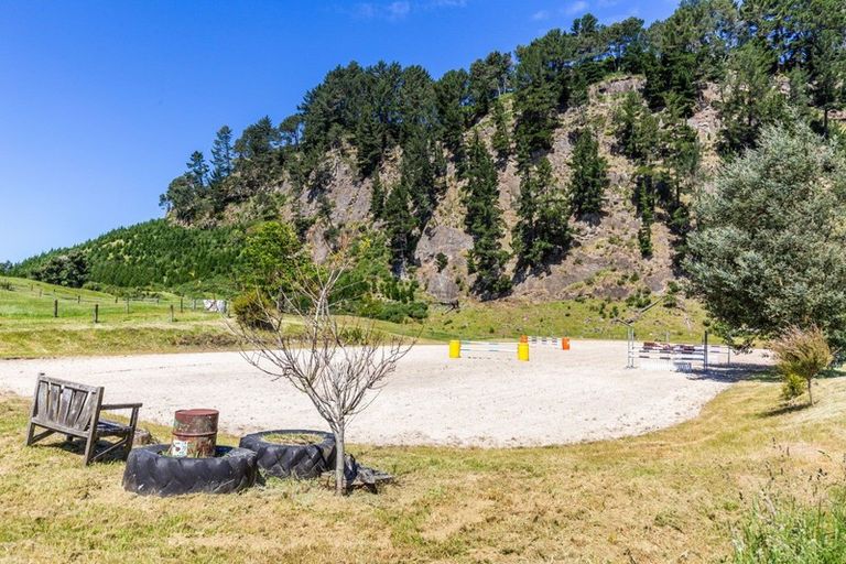 Photo of property in 819 Tukairangi Road, Acacia Bay, Taupo, 3385