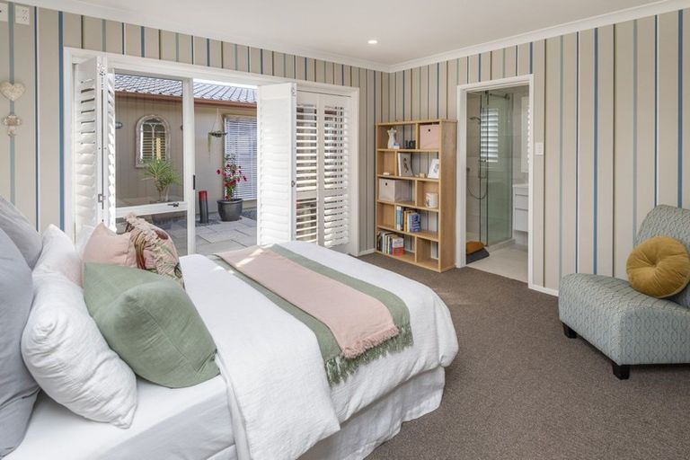 Photo of property in 3 Pounamu Place, Shelly Park, Auckland, 2014