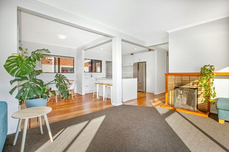 Photo of property in 47 Kiriwai Road, Paremata, Porirua, 5024