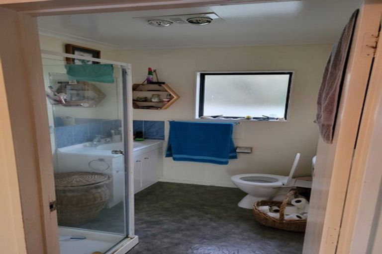 Photo of property in 96 Parrs Cross Road, Henderson, Auckland, 0612