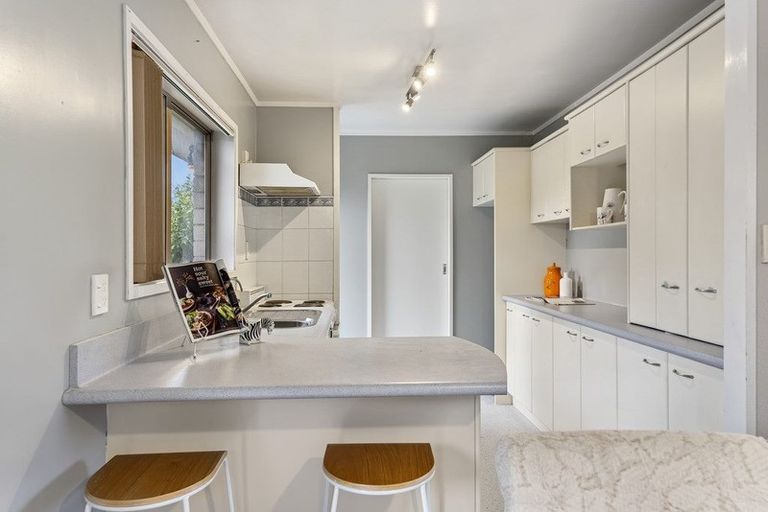 Photo of property in 2/12 Park Estate Road, Rosehill, Papakura, 2113