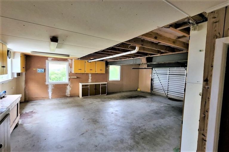 Photo of property in 24 Cypress Drive, Maungaraki, Lower Hutt, 5010