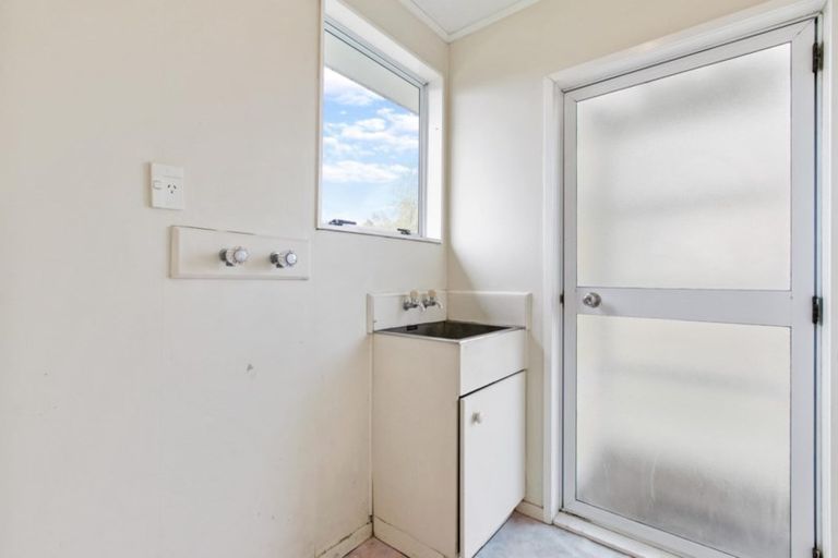 Photo of property in 2/72 Palmers Road, Clendon Park, Auckland, 2103
