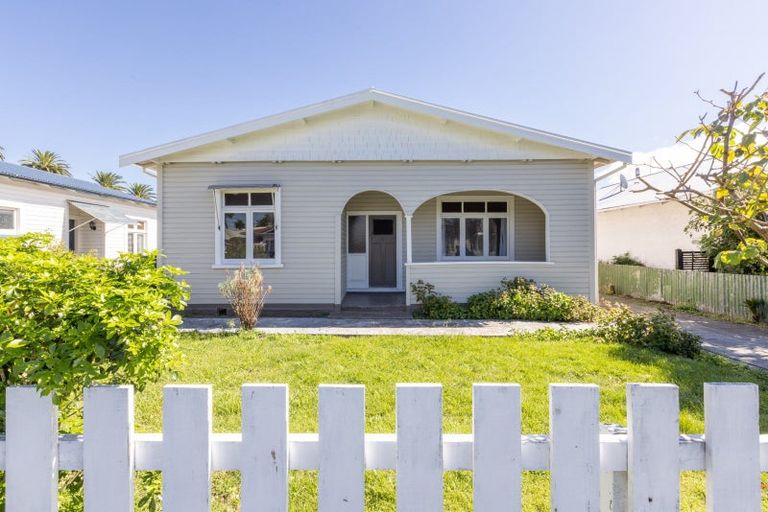 Photo of property in 42 Vigor Brown Street, Napier South, Napier, 4110