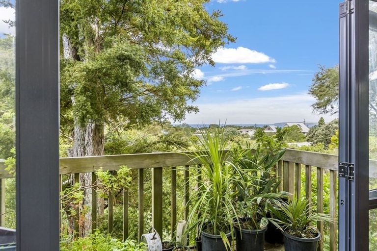 Photo of property in 2 Hill Street, Leigh, 0985